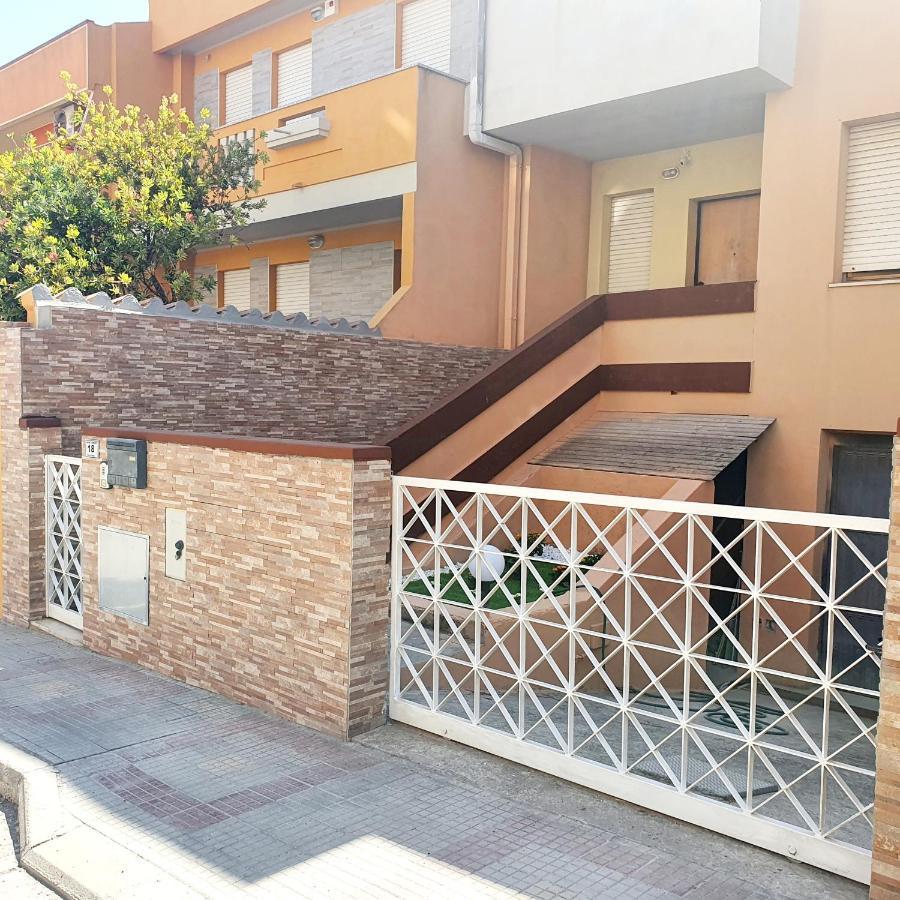 Villa Volta 4 Policlinico Monserrato Bagian luar foto